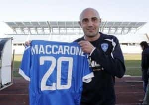Massimo Maccarone con la maglia numero 20, quest'anno lo dovremmo vedere con il 7