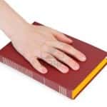 Prima del calcio d'avvio, il giuramento