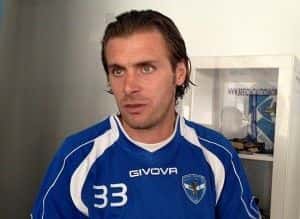 Il grande ex capitano azzurro Lorenzo Stovini con la maglia del Brescia