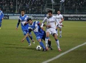 Saponara contrastato da Zambelli Brescia-Empoli 0-3