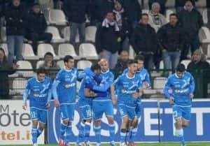 I festeggiamenti per il dopo gol di Vercelli