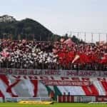 Curva Ospiti | La tifoseria del… Varese Sbandierata tifosi in occasione di Varese-Padova