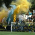 Curva Ospiti | I tifosi della… Juve Stabia Curva Juve Stabia - Fumogeni