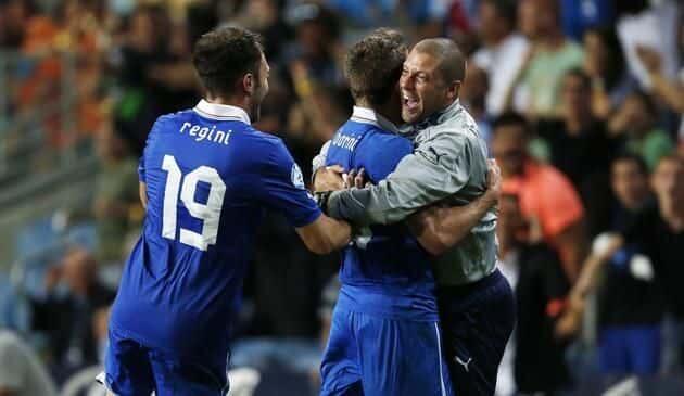 Regini esulta dopo il gol di Borini (Italia-Olanda). Foto da Gazzetta.it Regini esulta dopo il gol di Borini (Italia-Olanda). Foto da Gazzetta.it