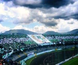 Una coreografia nella curva dell'Avellino