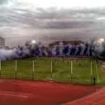 TV | Romania: la spettacolare coreografia con fumogeni biancoazzurri dei tifosi del Timisoara