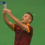 Serie A | Derby Roma-Lazio 2-2, rimonta giallorossa, doppietta di Totti e… selfie dopo il gol!