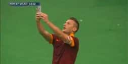 Totti selfie derby Lazio