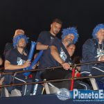 TV | Il pullman, la piazza, la festa, l’azzurro… IL FILM