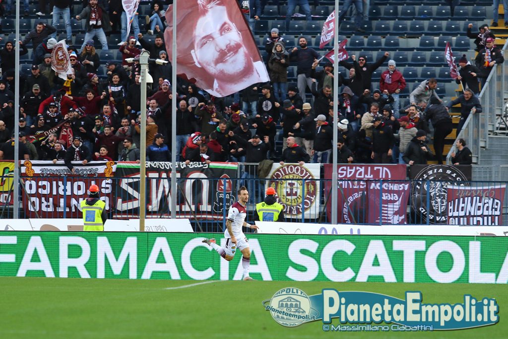 Curva Ospiti I Tifosi Della Salernitana Pianetaempoli