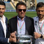 La società azzurra conferma. Dionisi è liberato e non più il tecnico azzurro.