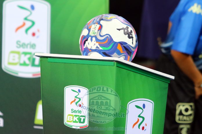 IMG_3395 cremonese serie b generica pallone